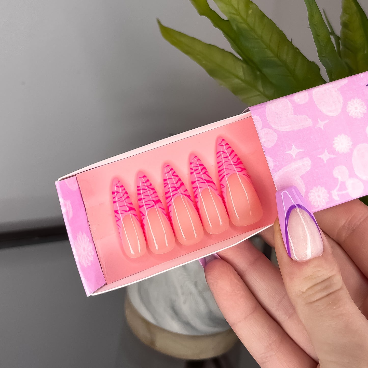 The Hot Zebra French Tip Set