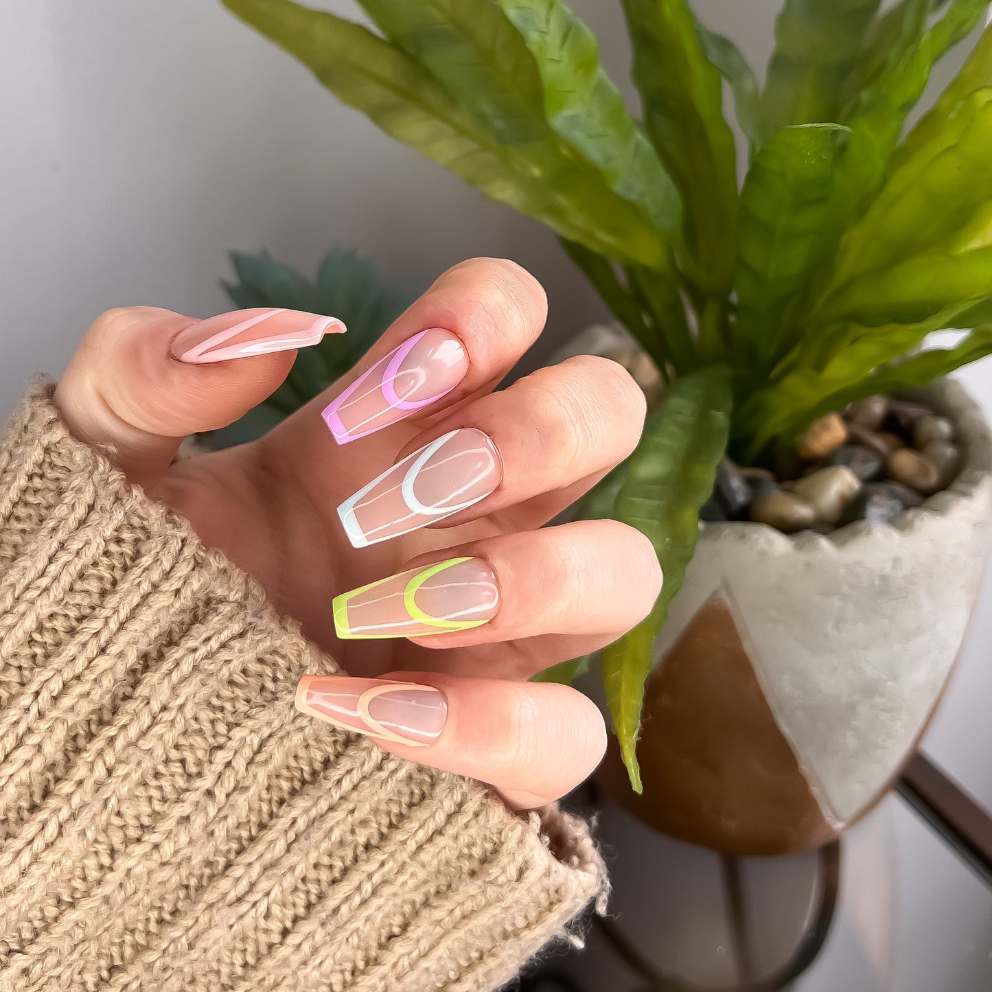 The Pastel Hollow French Tip Set